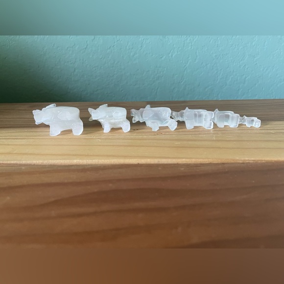 Carved White Quartz Parade 6 Elephants Figurines Graduating 0.7-2” - Picture 6 of 8